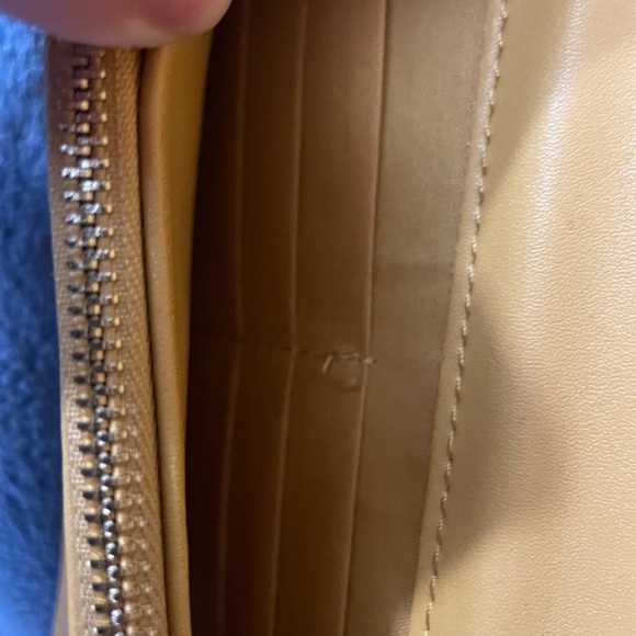 Bebe Mustard Yellow Quilted Crossbody Wallet Bag - Picture 2 of 3